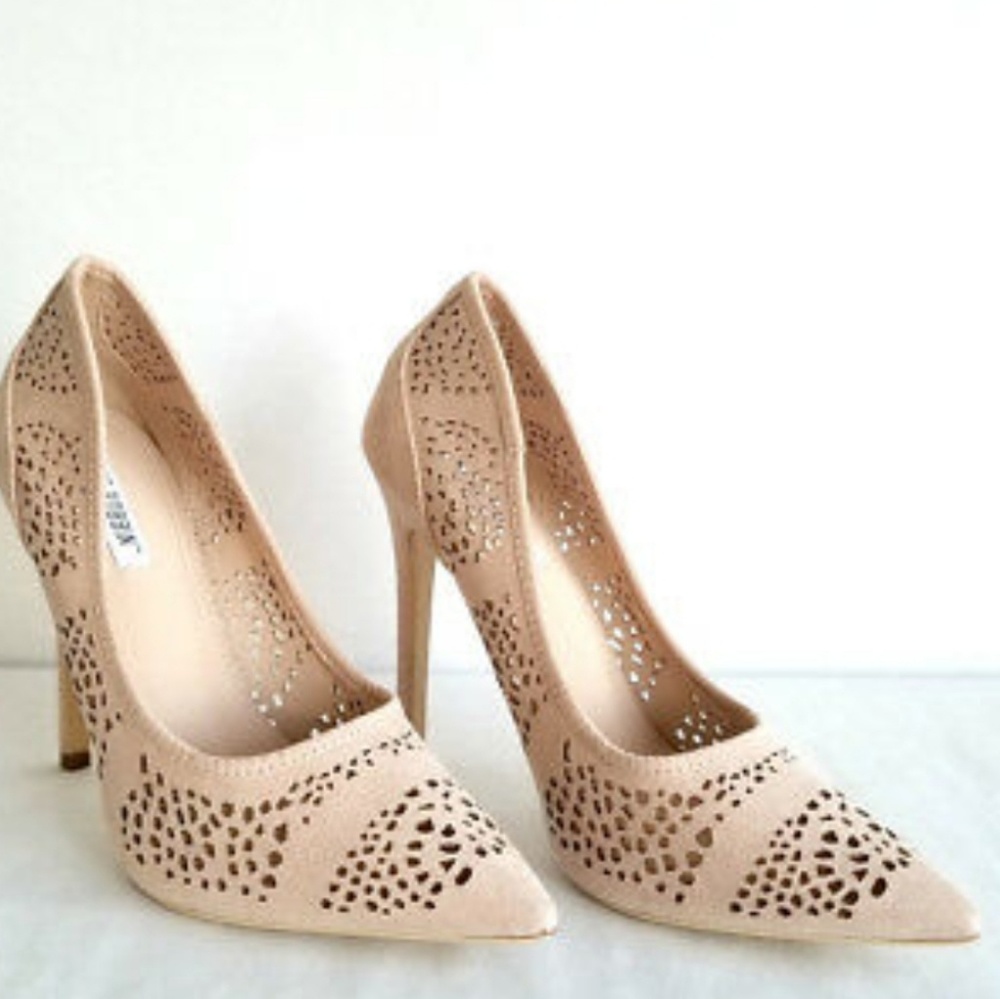 Cape Robbin pointed heels size 8